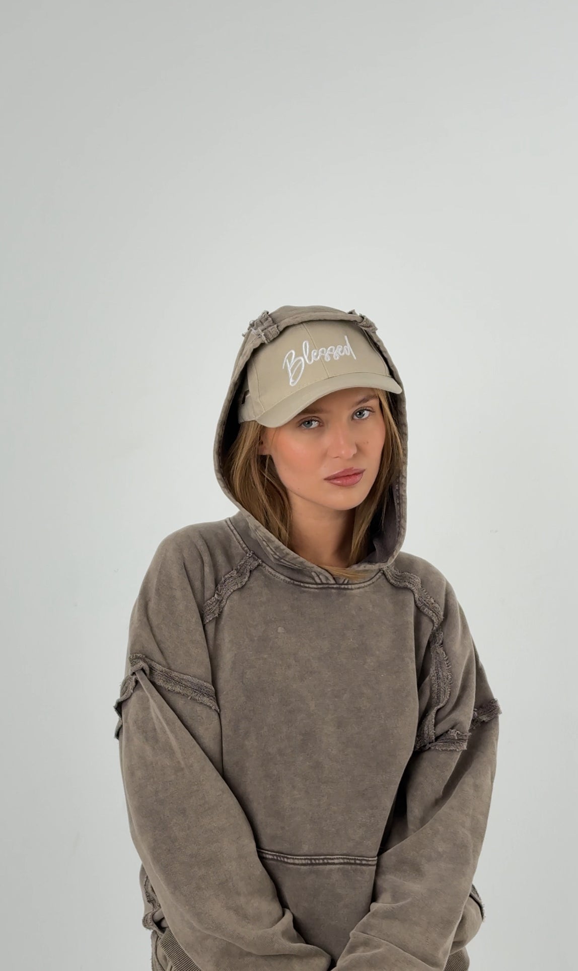 Embroidery Beige Cap ||